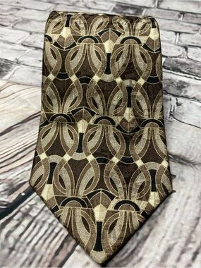 Louis Feraud Italian Designer 100% Imported Silk Neck Tie